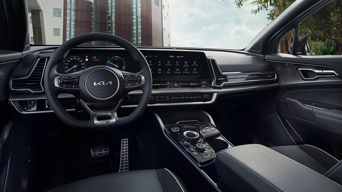 Cockpit mit Multifunktionslenrad, Fahrerperspektive